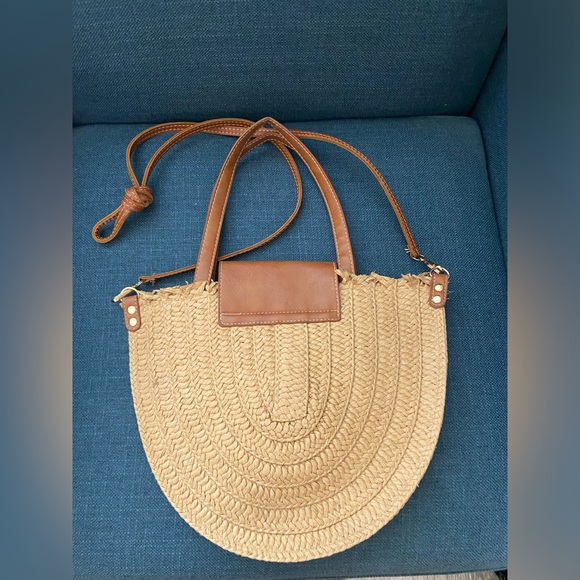 NWOT, Summer Halfmoon Raffia Straw Shoulder Crossbody Handbag Vegan Leather - Picture 3 of 11